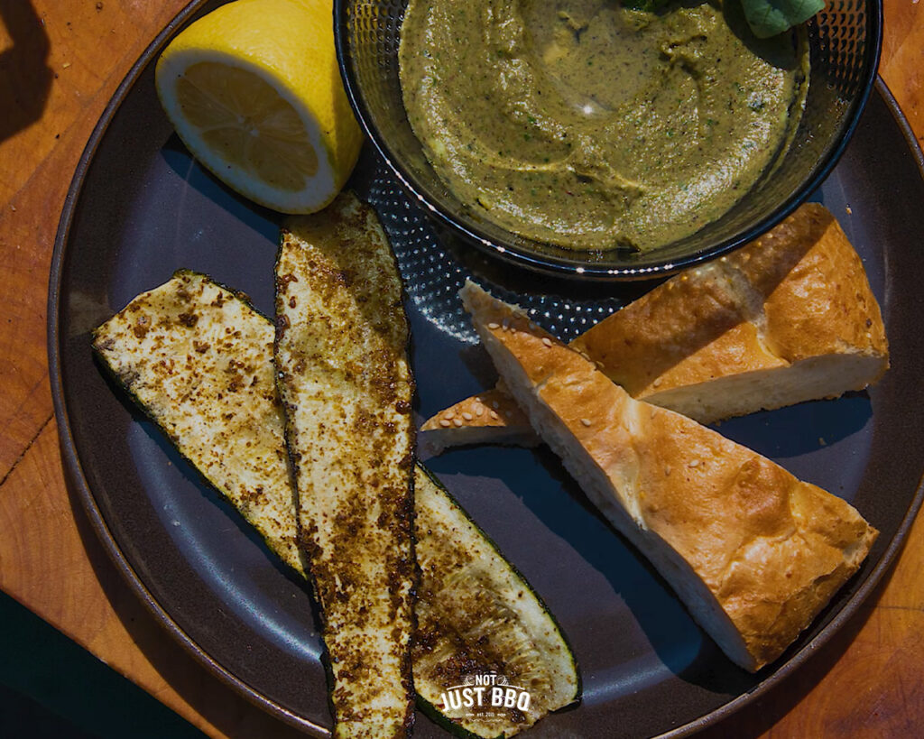 courgette hummus with bread