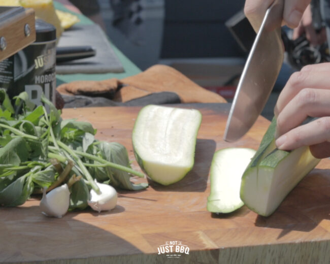 slicing courgette for selfmade hummus