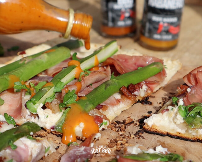 flammkuchen met hot sauce