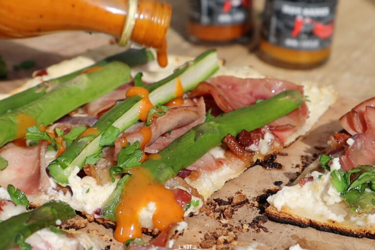 flammkuchen bbq recept chilli erbij flammkuchen met hot sauce